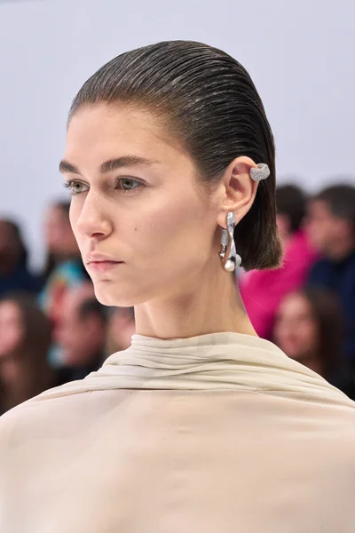Look 27